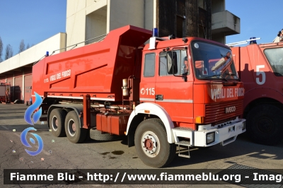 Iveco 330-26
Vigili del Fuoco
Comando Provinciale di Bologna
VF 16949
Parole chiave: Iveco 330-26 VF16949 Santa_Barbara_VVF_2013