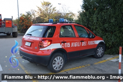 Fiat Sedici
Vigili del Fuoco
Comando Provinciale di Bologna
VF 26575
Parole chiave: Fiat Sedici VF26575 Santa_Barbara_VVF_2013