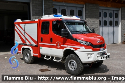 Iveco Daily 4x4 VI serie
Vigili del Fuoco
Unione Distrettuale della Val Di Sole
Corpo Volontario di Ossana (TN)
Allestimento Fulmix
VF 4L8 TN
Parole chiave: Iveco Daily_4x4_VIserie VF4L8TN