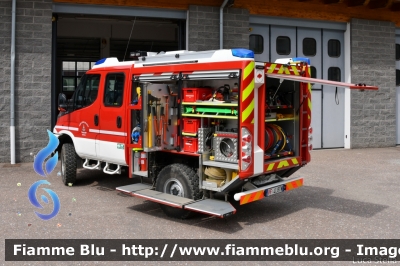 Iveco Daily 4x4 VI serie
Vigili del Fuoco
Unione Distrettuale della Val Di Sole
Corpo Volontario di Ossana (TN)
Allestimento Fulmix
VF 4L8 TN
Parole chiave: Iveco Daily_4x4_VIserie VF4L8TN