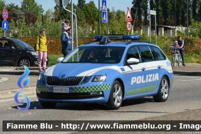 Skoda Octavia Wagon V serie
Polizia di Stato
Polizia Stradale
Allestimento Focaccia
In scorta al
Giro della Romagna
POLIZIA M5239
Parole chiave: Skoda Octavia_Wagon_Vserie POLIZIAM5239