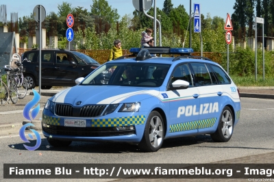 Skoda Octavia Wagon V serie
Polizia di Stato
Polizia Stradale
Allestimento Focaccia
In scorta al
Giro della Romagna
POLIZIA M5239
Parole chiave: Skoda Octavia_Wagon_Vserie POLIZIAM5239