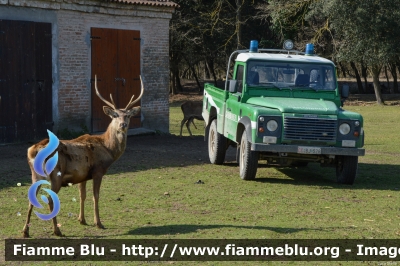 Land Rover Defender 110 HCPU
Carabinieri
Comando Carabinieri Unità per la tutela Forestale, Ambientale e Agroalimentare
CC BJ 528
Parole chiave: Land-Rover Defender_110_HCPU CCBJ528