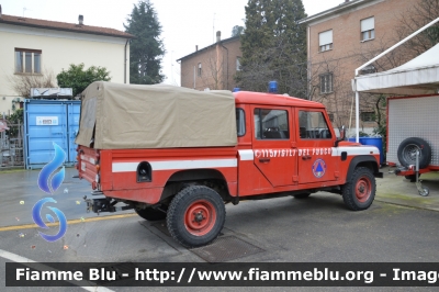 Land Rover Defender 130
Vigili del Fuoco
Comando Provinciale di Reggio Emilia
VF 22668

Si ringrazia il Comandante e tutto il 
personale del Comando per la 
disponibilità e la collaborazione
Parole chiave: Land-Rover Defender_130 VF22668