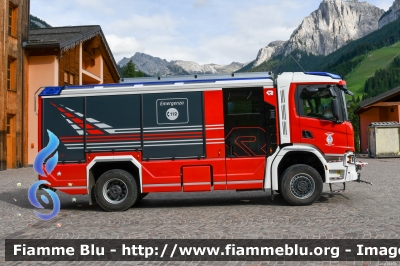 Scania P450
Vigili del Fuoco
Unione Distrettuale di Fassa
Corpo di Pozza di Fassa (TN)
Allestimento Rosenbauer
VF 1M0 TN
Parole chiave: Scania P450 VF1M0TN