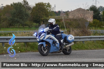 Yamaha FJR 1300 II serie
Polizia di Stato
Polizia Stradale
Allestimento Elevox
in scorta al Giro d'Italia 2020
Parole chiave: Yamaha FJR_1300_IIserie Giro_D_Italia_2020