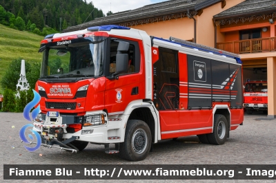 Scania P450
Vigili del Fuoco
Unione Distrettuale di Fassa
Corpo di Pozza di Fassa (TN)
Allestimento Rosenbauer
VF 1M0 TN
Parole chiave: Scania P450 VF1M0TN