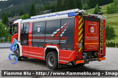 Scania P450
Vigili del Fuoco
Unione Distrettuale di Fassa
Corpo di Pozza di Fassa (TN)
Allestimento Rosenbauer
VF 1M0 TN
Parole chiave: Scania P450 VF1M0TN