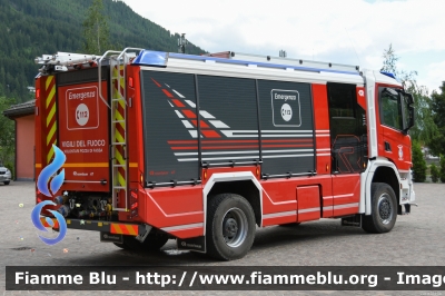 Scania P450
Vigili del Fuoco
Unione Distrettuale di Fassa
Corpo di Pozza di Fassa (TN)
Allestimento Rosenbauer
VF 1M0 TN
Parole chiave: Scania P450 VF1M0TN