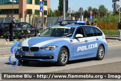 Bmw 320 Touring F31 III restyle
Polizia di Stato
Polizia Stradale
Allestimento Focaccia
In scorta al
Giro della Romagna 
Auto 1
POLIZIA M3523
Parole chiave: Bmw 320_Touring_F31_IIIrestyle POLIZIAM3523