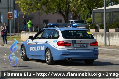 Bmw 320 Touring F31 III restyle
Polizia di Stato
Polizia Stradale
Allestimento Focaccia
In scorta al
Giro della Romagna 
Auto 1
POLIZIA M3523
Parole chiave: Bmw 320_Touring_F31_IIIrestyle POLIZIAM3523