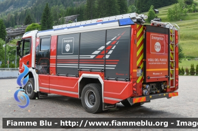 Scania P450
Vigili del Fuoco
Unione Distrettuale di Fassa
Corpo di Pozza di Fassa (TN)
Allestimento Rosenbauer
VF 1M0 TN
Parole chiave: Scania P450 VF1M0TN