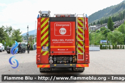 Scania P450
Vigili del Fuoco
Unione Distrettuale di Fassa
Corpo di Pozza di Fassa (TN)
Allestimento Rosenbauer
VF 1M0 TN
Parole chiave: Scania P450 VF1M0TN