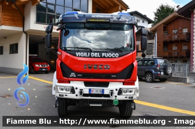 Iveco EuroCargo 150E32 4x4 IV serie
Vigili del Fuoco
Unione Distrettuale di Fiemme
Corpo Volontario di Moena (TN)
Allestimento Magirus
VF 1M4 TN
Parole chiave: Iveco EuroCargo_150E32_4x4_IVserie VF1M4TN