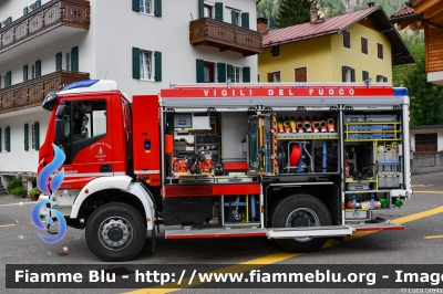 Iveco EuroCargo 150E32 4x4 IV serie
Vigili del Fuoco
Unione Distrettuale di Fiemme
Corpo Volontario di Moena (TN)
Allestimento Magirus
VF 1M4 TN
Parole chiave: Iveco EuroCargo_150E32_4x4_IVserie VF1M4TN