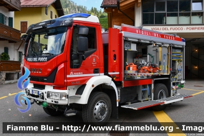 Iveco EuroCargo 150E32 4x4 IV serie
Vigili del Fuoco
Unione Distrettuale di Fiemme
Corpo Volontario di Moena (TN)
Allestimento Magirus
VF 1M4 TN
Parole chiave: Iveco EuroCargo_150E32_4x4_IVserie VF1M4TN