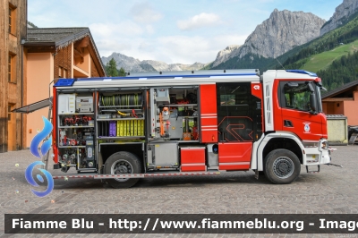 Scania P450
Vigili del Fuoco
Unione Distrettuale di Fassa
Corpo di Pozza di Fassa (TN)
Allestimento Rosenbauer
VF 1M0 TN
Parole chiave: Scania P450 VF1M0TN