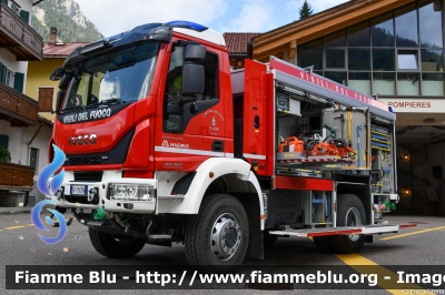 Iveco EuroCargo 150E32 4x4 IV serie
Vigili del Fuoco
Unione Distrettuale di Fiemme
Corpo Volontario di Moena (TN)
Allestimento Magirus
VF 1M4 TN
Parole chiave: Iveco EuroCargo_150E32_4x4_IVserie VF1M4TN