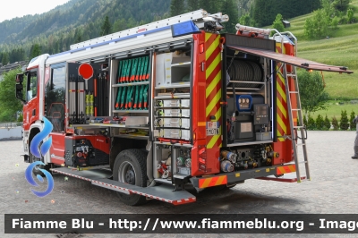 Scania P450
Vigili del Fuoco
Unione Distrettuale di Fassa
Corpo di Pozza di Fassa (TN)
Allestimento Rosenbauer
VF 1M0 TN
Parole chiave: Scania P450 VF1M0TN