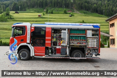 Scania P450
Vigili del Fuoco
Unione Distrettuale di Fassa
Corpo di Pozza di Fassa (TN)
Allestimento Rosenbauer
VF 1M0 TN
Parole chiave: Scania P450 VF1M0TN