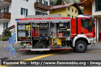 Iveco EuroCargo 150E32 4x4 IV serie
Vigili del Fuoco
Unione Distrettuale di Fiemme
Corpo Volontario di Moena (TN)
Allestimento Magirus
VF 1M4 TN
Parole chiave: Iveco EuroCargo_150E32_4x4_IVserie VF1M4TN