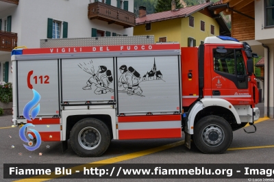 Iveco EuroCargo 150E32 4x4 IV serie
Vigili del Fuoco
Unione Distrettuale di Fiemme
Corpo Volontario di Moena (TN)
Allestimento Magirus
VF 1M4 TN
Parole chiave: Iveco EuroCargo_150E32_4x4_IVserie VF1M4TN