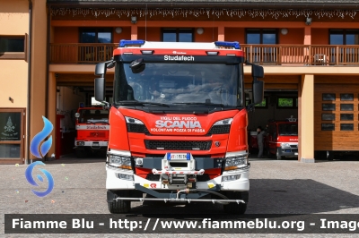 Scania P450
Vigili del Fuoco
Unione Distrettuale di Fassa
Corpo di Pozza di Fassa (TN)
Allestimento Rosenbauer
VF 1M0 TN
Parole chiave: Scania P450 VF1M0TN