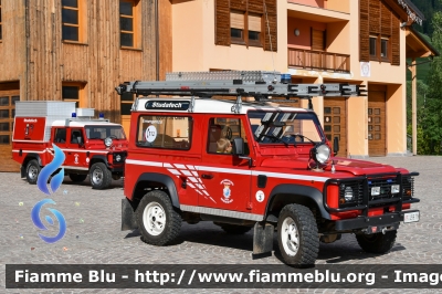 Land Rover Defender 90
Vigili del Fuoco
Unione Distrettuale di Fassa
Corpo di Pozza di Fassa (TN)
VF J59 TN
Parole chiave: Land-Rover Defender_90 VFJ59TN