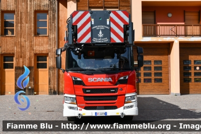  Scania P320
Vigili del Fuoco
Unione Distrettuale di Fassa 
Assegnata al corpo di Pozza di Fassa (TN)
Allestimento Rosenbauer
VF 4W5 TN
Parole chiave:  Scania P320 VF4W5TN 