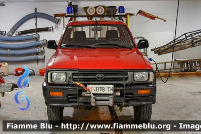 Toyota Hilux II serie
Vigili del Fuoco
Unione Distrettuale di Fiemme
Corpo Volontario di Moena (TN)
VF B78 TN
Parole chiave: Toyota Hilux_IIserie VFB78TN