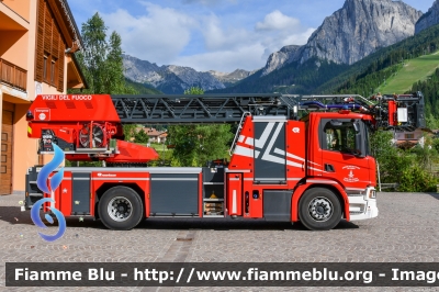  Scania P320
Vigili del Fuoco
Unione Distrettuale di Fassa 
Assegnata al corpo di Pozza di Fassa (TN)
Allestimento Rosenbauer
VF 4W5 TN
Parole chiave:  Scania P320 VF4W5TN 