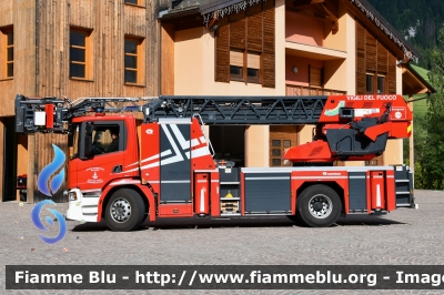  Scania P320
Vigili del Fuoco
Unione Distrettuale di Fassa 
Assegnata al corpo di Pozza di Fassa (TN)
Allestimento Rosenbauer
VF 4W5 TN
Parole chiave:  Scania P320 VF4W5TN 