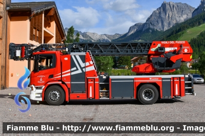  Scania P320
Vigili del Fuoco
Unione Distrettuale di Fassa 
Assegnata al corpo di Pozza di Fassa (TN)
Allestimento Rosenbauer
VF 4W5 TN
Parole chiave:  Scania P320 VF4W5TN 