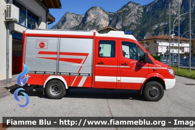 Mercedes-Benz Sprinter 4x4 III serie
Vigili del Fuoco
Unione Distrettuale di Mezzolombardo
Corpo Volontario di Mezzolombardo (TN)
Allestimento Brandschutz - Rosenbauer
VF 7H3 TN
Parole chiave: Mercedes-Benz Sprinter_4x4_IIIserie  VF7H3TN