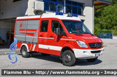 Mercedes-Benz Sprinter 4x4 III serie
Vigili del Fuoco
Unione Distrettuale di Mezzolombardo
Corpo Volontario di Mezzolombardo (TN)
Allestimento Brandschutz - Rosenbauer
VF 7H3 TN
Parole chiave: Mercedes-Benz Sprinter_4x4_IIIserie  VF7H3TN