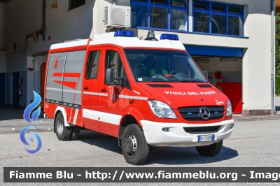 Mercedes-Benz Sprinter 4x4 III serie
Vigili del Fuoco
Unione Distrettuale di Mezzolombardo
Corpo Volontario di Mezzolombardo (TN)
Allestimento Brandschutz - Rosenbauer
VF 7H3 TN
Parole chiave: Mercedes-Benz Sprinter_4x4_IIIserie  VF7H3TN