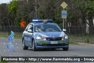 Skoda Octavia Wagon V serie
Polizia di Stato
Polizia Stradale
Allestimento Focaccia
In scorta al
Giro della Romagna
POLIZIA M5239
Parole chiave: Skoda Octavia_Wagon_Vserie POLIZIAM5239