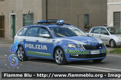 Skoda Octavia Wagon V serie
Polizia di Stato
Polizia Stradale
Allestimento Focaccia
In scorta al
Giro della Romagna
POLIZIA M5239
Parole chiave: Skoda Octavia_Wagon_Vserie POLIZIAM5239