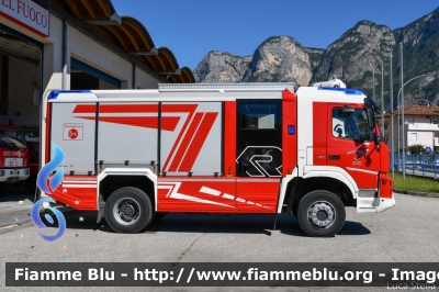 Volvo FMX 420 4x4 I serie
Vigili del Fuoco
Unione Distrettuale di Mezzolombardo
Corpo Volontario di Mezzolombardo (TN)
Allestimento Brandshutz - Rosenbauer
VF 7E3 TN
Parole chiave: Volvo FMX_420_4x4_Iserie VF7E3TN