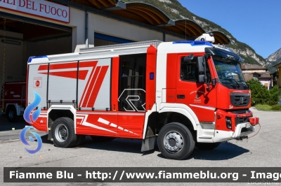 Volvo FMX 420 4x4 I serie
Vigili del Fuoco
Unione Distrettuale di Mezzolombardo
Corpo Volontario di Mezzolombardo (TN)
Allestimento Brandshutz - Rosenbauer
VF 7E3 TN
Parole chiave: Volvo FMX_420_4x4_Iserie VF7E3TN