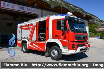 Volvo FMX 420 4x4 I serie
Vigili del Fuoco
Unione Distrettuale di Mezzolombardo
Corpo Volontario di Mezzolombardo (TN)
Allestimento Brandshutz - Rosenbauer
VF 7E3 TN
Parole chiave: Volvo FMX_420_4x4_Iserie VF7E3TN