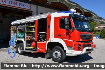 Volvo FMX 420 4x4 I serie
Vigili del Fuoco
Unione Distrettuale di Mezzolombardo
Corpo Volontario di Mezzolombardo (TN)
Allestimento Brandshutz - Rosenbauer
VF 7E3 TN
Parole chiave: Volvo FMX_420_4x4_Iserie VF7E3TN