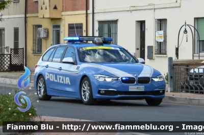 Bmw 320 Touring F31 III restyle
Polizia di Stato
Polizia Stradale
Allestimento Focaccia
In scorta al
Giro della Romagna 
Auto 1
POLIZIA M3523
Parole chiave: Bmw 320_Touring_F31_IIIrestyle POLIZIAM3523