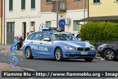 Bmw 320 Touring F31 III restyle
Polizia di Stato
Polizia Stradale
Allestimento Focaccia
In scorta al
Giro della Romagna 
Auto 1
POLIZIA M3523
Parole chiave: Bmw 320_Touring_F31_IIIrestyle POLIZIAM3523