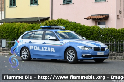 Bmw 320 Touring F31 III restyle
Polizia di Stato
Polizia Stradale
Allestimento Focaccia
In scorta al
Giro della Romagna 
Auto 1
POLIZIA M3523
Parole chiave: Bmw 320_Touring_F31_IIIrestyle POLIZIAM3523