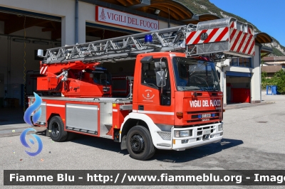 Iveco EuroCargo 120E23 I serie
Vigili del Fuoco
Unione Distrettuale di Mezzolombardo
Distaccata al Corpo Volontario di Mezzolombardo (TN)
AutoScala allestimento Iveco-Magirus
VF B72 TN
Parole chiave: Iveco EuroCargo_120E23_Iserie VFB72TN