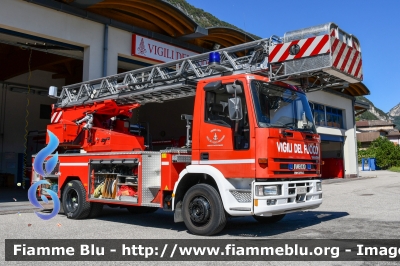 Iveco EuroCargo 120E23 I serie
Vigili del Fuoco
Unione Distrettuale di Mezzolombardo
Distaccata al Corpo Volontario di Mezzolombardo (TN)
AutoScala allestimento Iveco-Magirus
VF B72 TN
Parole chiave: Iveco EuroCargo_120E23_Iserie VFB72TN