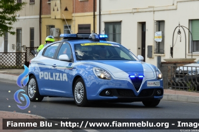 Alfa Romeo Nuova Giulietta restyle
Polizia di Stato
Polizia Stradale
Allestimento NCT
In scorta al
Giro della Romagna
Auto 2
POLIZIA M4227
Parole chiave: Alfa-Romeo Nuova_Giulietta_restyle POLIZIAM4227