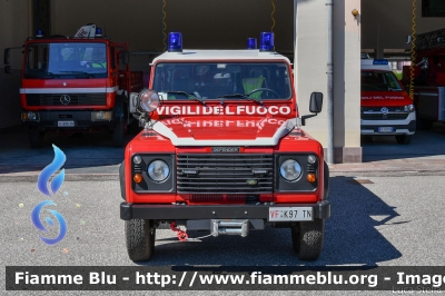 Land Rover Defender 110
Vigili del Fuoco
Unione Distrettuale di Mezzolombardo
Corpo Volontario di Mezzolombardo (TN)
VF K97 TN
Parole chiave: Land-Rover Defender_110 VFK97TN