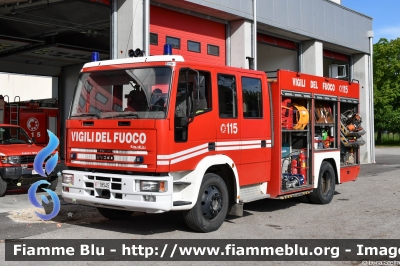 Iveco EuroFire 150E27 I serie
Vigili del Fuoco
Comando Provinciale di Ferrara
Distaccamento Permanente di Portomaggiore
Allestimento Iveco-Magirus
VF 18545
Parole chiave: Iveco EuroFire_150E27_Iserie VF18545